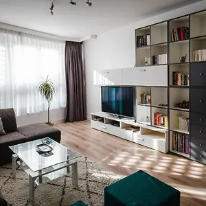 Midi-suede Apartment Brussels